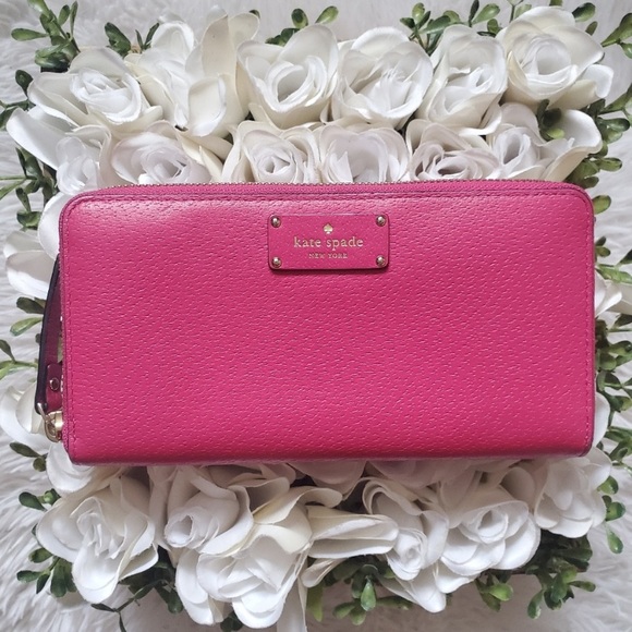 Kate Spade Wallet - Picture 1 of 3
